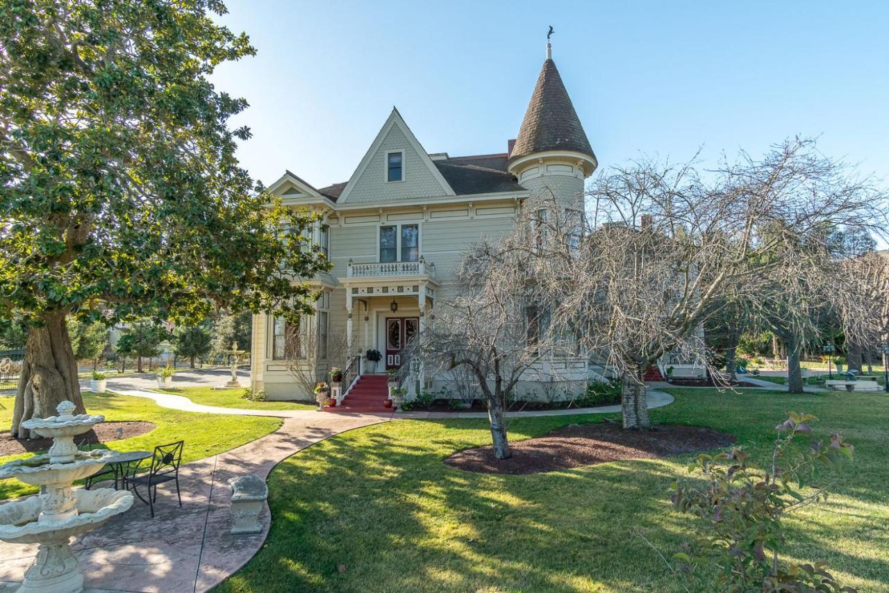 Chateau Coralini Hotel Salinas Exterior photo