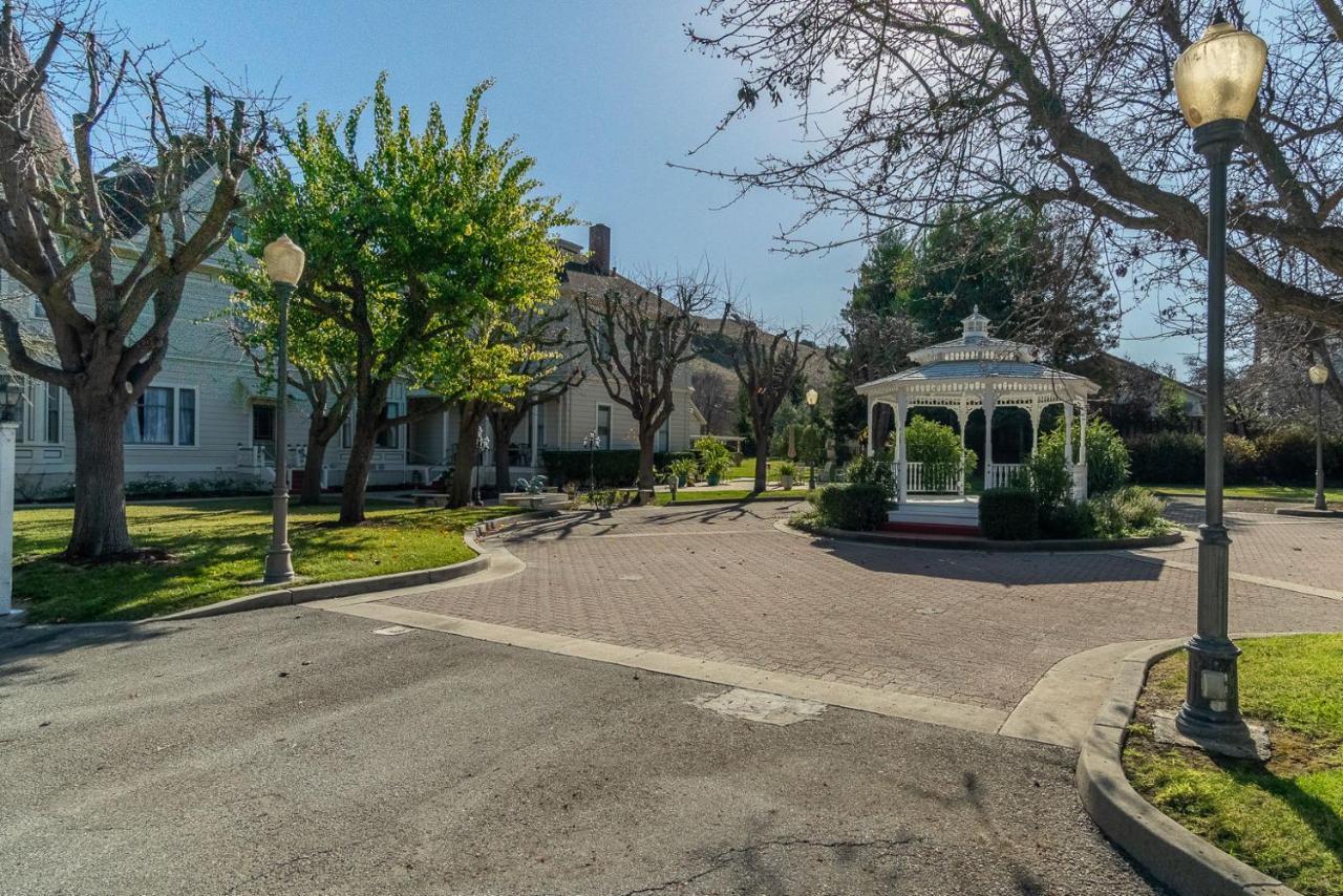 Chateau Coralini Hotel Salinas Exterior photo